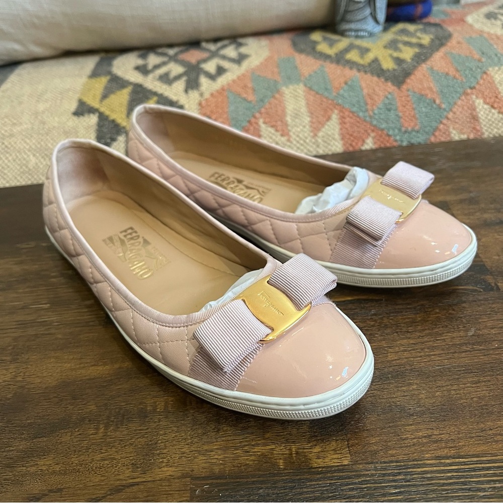 Salvatore Ferragamo “Rufina” $920 Quilted Leather Vara Bow Sneaker Flats US7.5 M